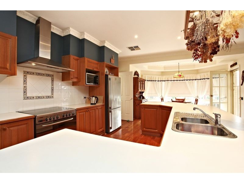 2 Davy Court, Narre Warren South VIC 3805