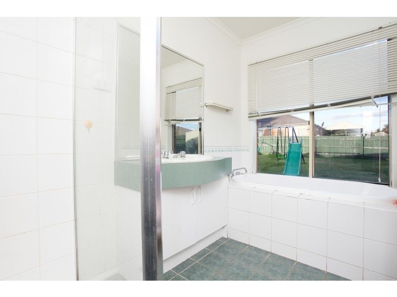 9 Danehill Grove, Berwick VIC 3806