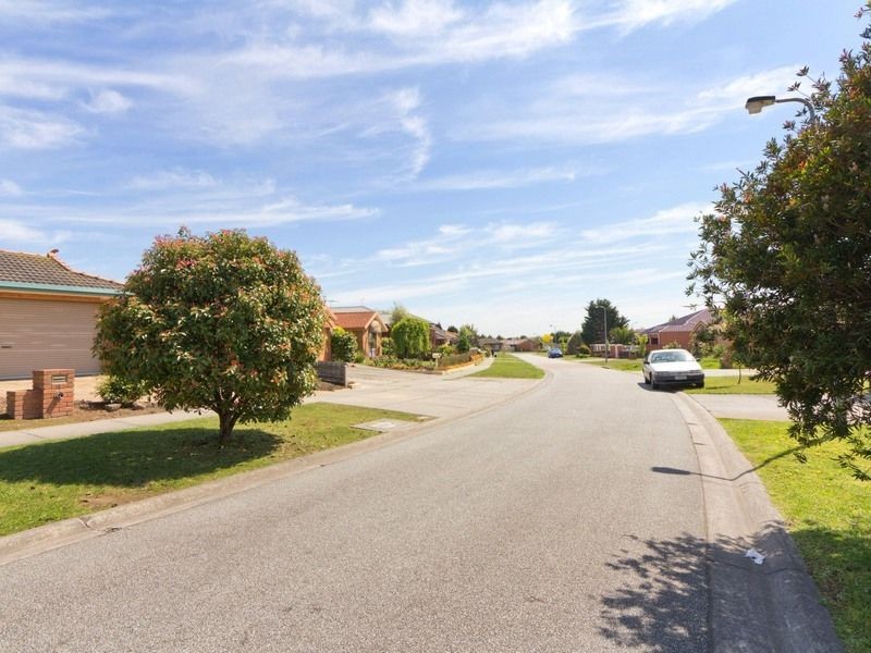 9 Dewsbury Court, Narre Warren South VIC 3805