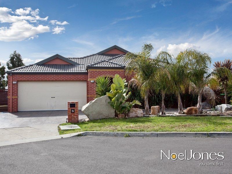 4 McKern Place, Lynbrook VIC 3975