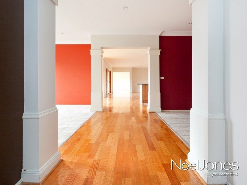 4 McKern Place, Lynbrook VIC 3975