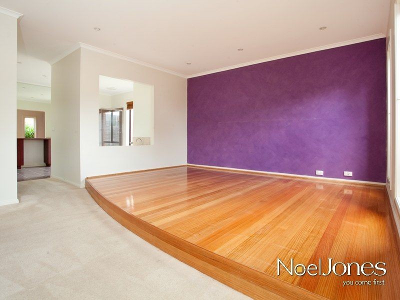 4 McKern Place, Lynbrook VIC 3975