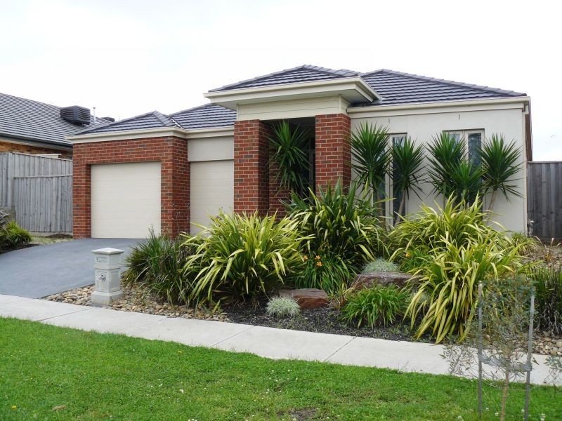 12 Monarch Road, Berwick VIC 3806