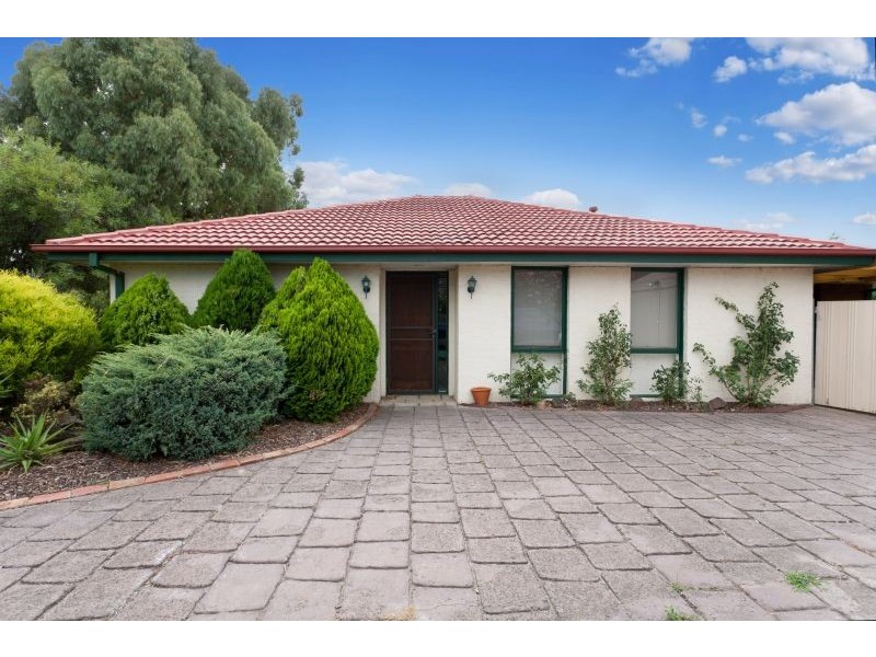 26 Garryowen Crescent, Narre Warren VIC 3805