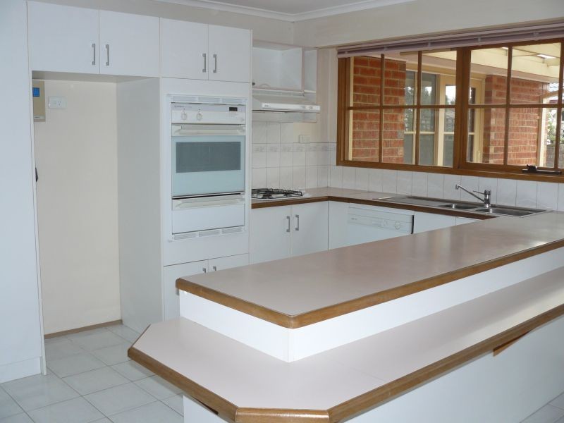 18 Strathaird Drive, Narre Warren South VIC 3805