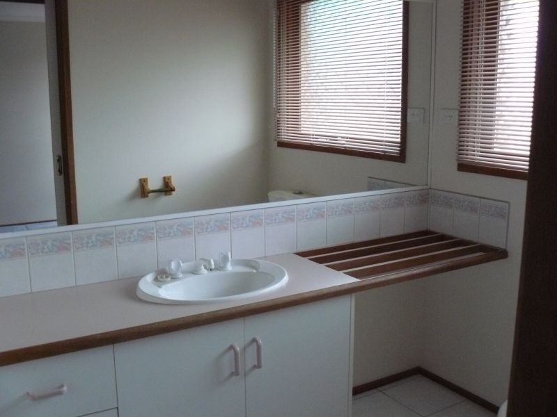 18 Strathaird Drive, Narre Warren South VIC 3805