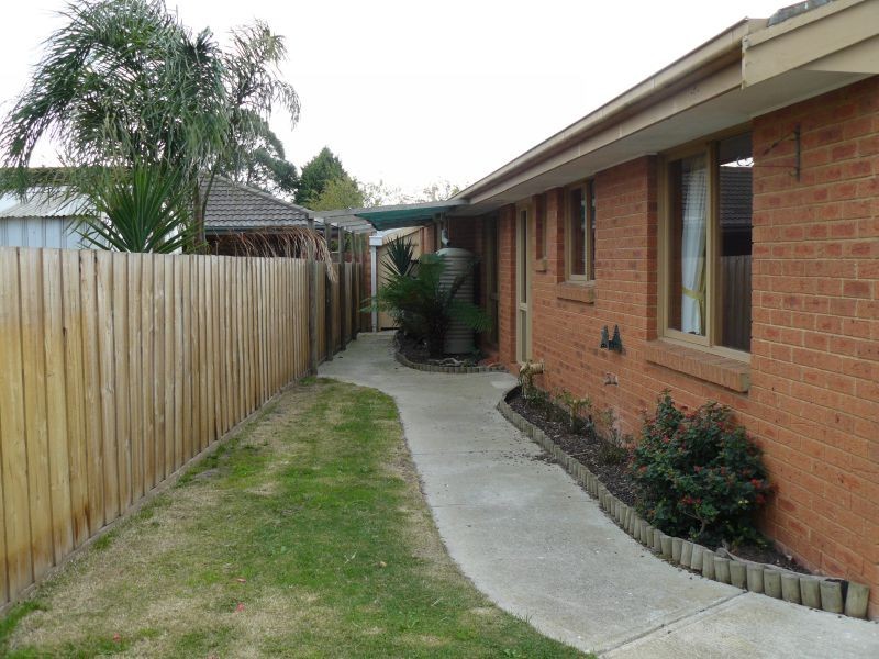 18 Strathaird Drive, Narre Warren South VIC 3805