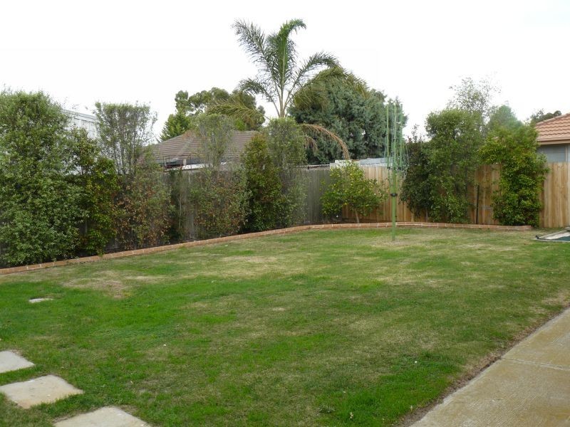 18 Strathaird Drive, Narre Warren South VIC 3805