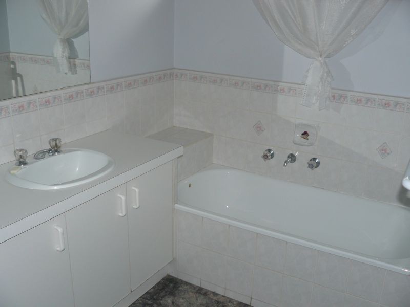 24 Leonie Court, Narre Warren VIC 3805