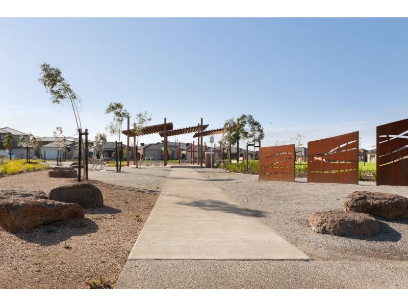 lot 1514 Mickleham Drive, Cranbourne North VIC 3977