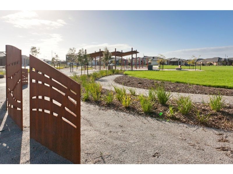 lot 1514 Mickleham Drive, Cranbourne North VIC 3977