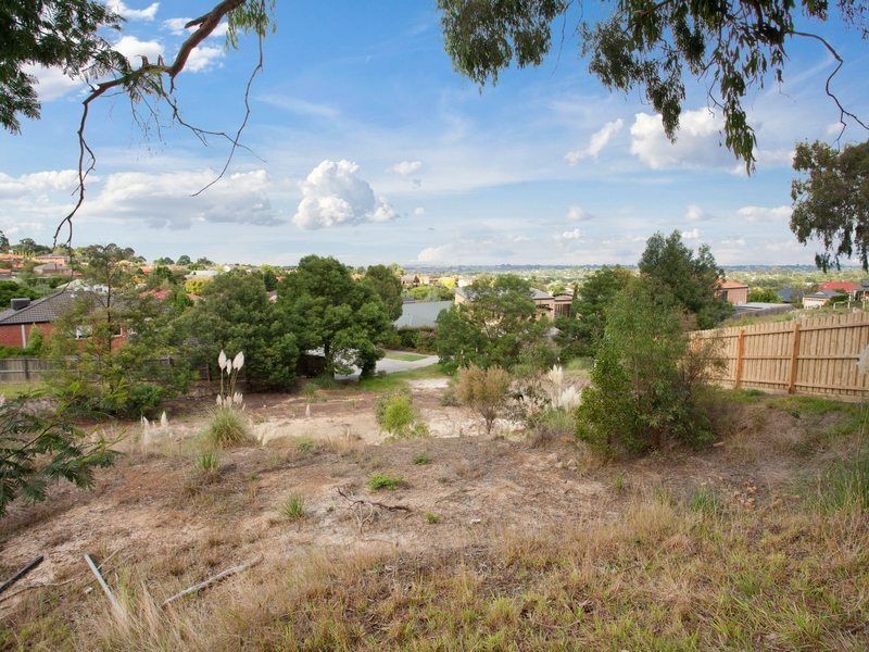 9s Hyland Court, Berwick VIC 3806