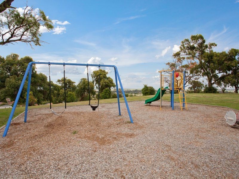 9s Hyland Court, Berwick VIC 3806
