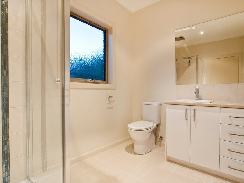 Unit 1/8 Gamble Avenue, Berwick VIC 3806