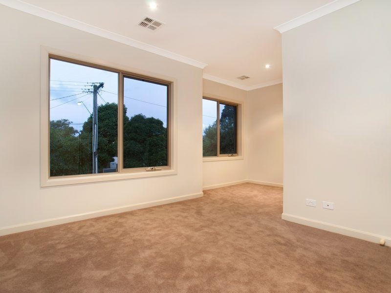 Unit 1/8 Gamble Avenue, Berwick VIC 3806