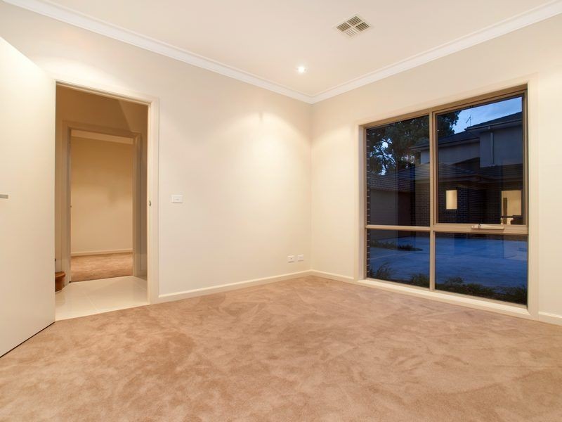 Unit 2/8 Gamble Avenue, Berwick VIC 3806