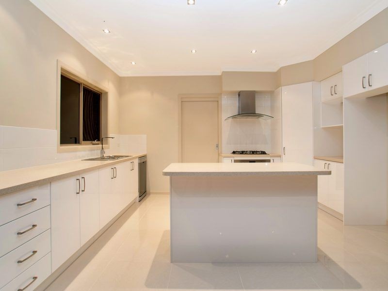 Unit 2/8 Gamble Avenue, Berwick VIC 3806