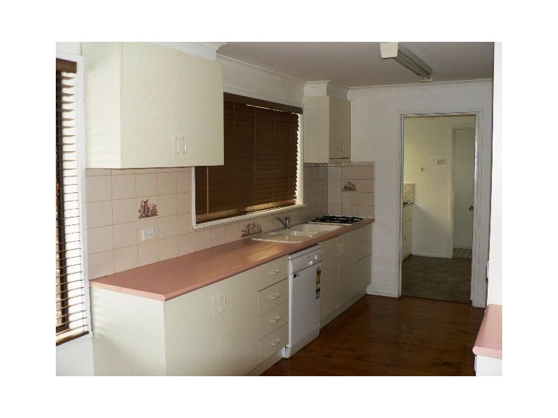 35 Fernwood Road, Narre Warren VIC 3805