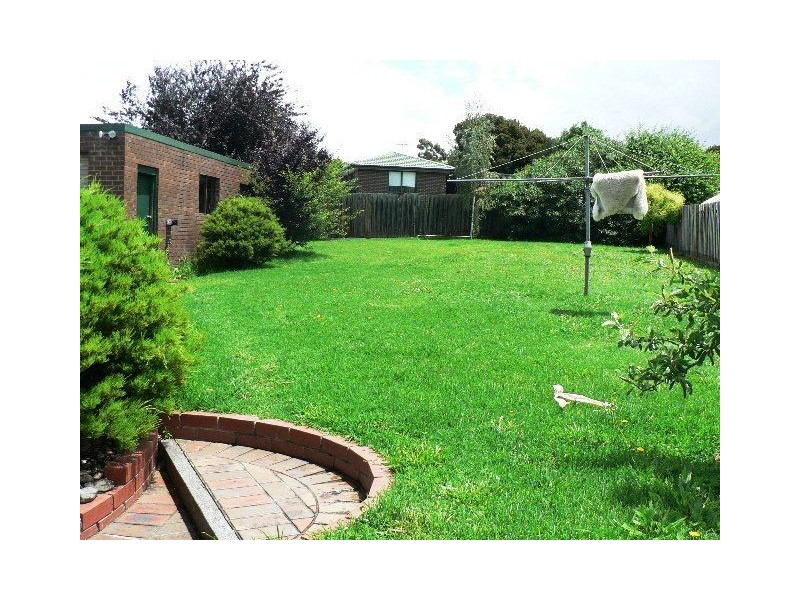 35 Fernwood Road, Narre Warren VIC 3805