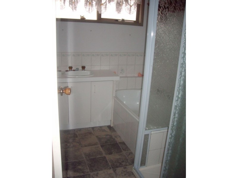 5 Feldspar Court, Narre Warren VIC 3805