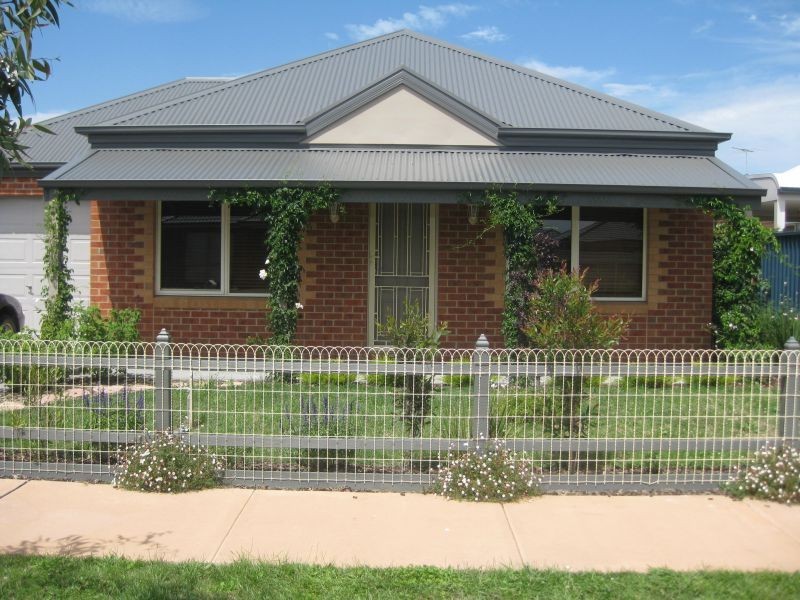 36 Stringybark Circuit, Pakenham VIC 3810