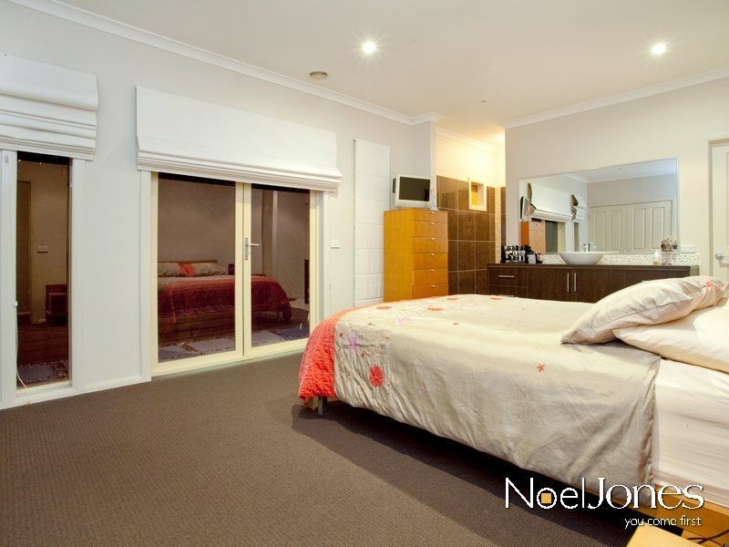 14 Denbigh Court, Berwick VIC 3806