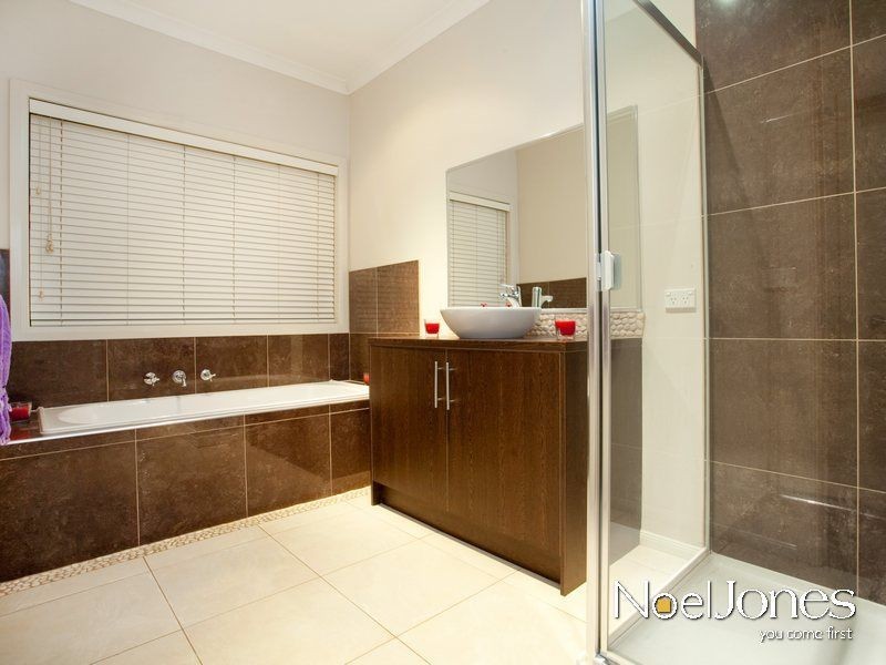 14 Denbigh Court, Berwick VIC 3806