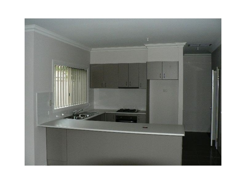 2/11 Rose Drive, Doveton VIC 3177