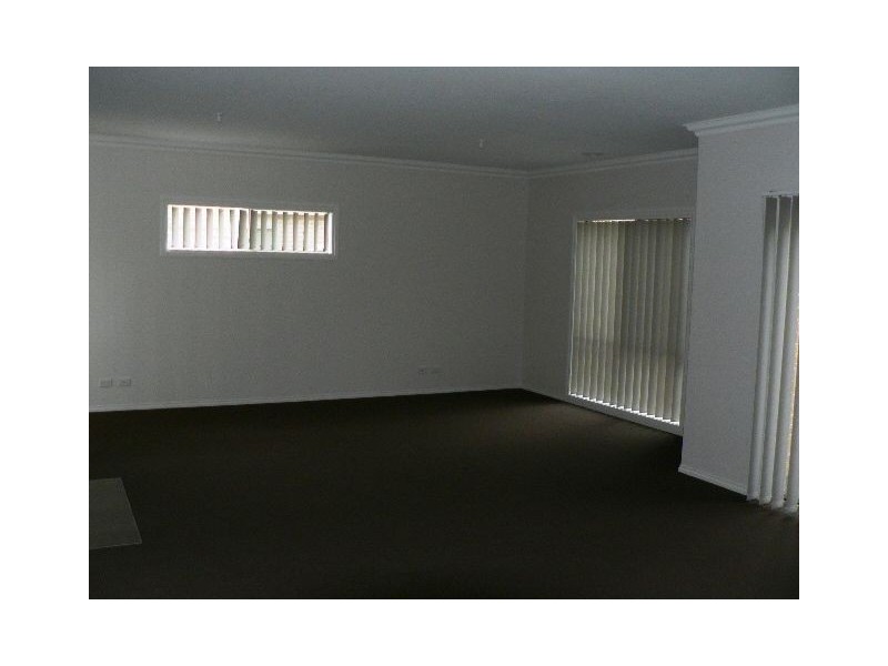 2/11 Rose Drive, Doveton VIC 3177