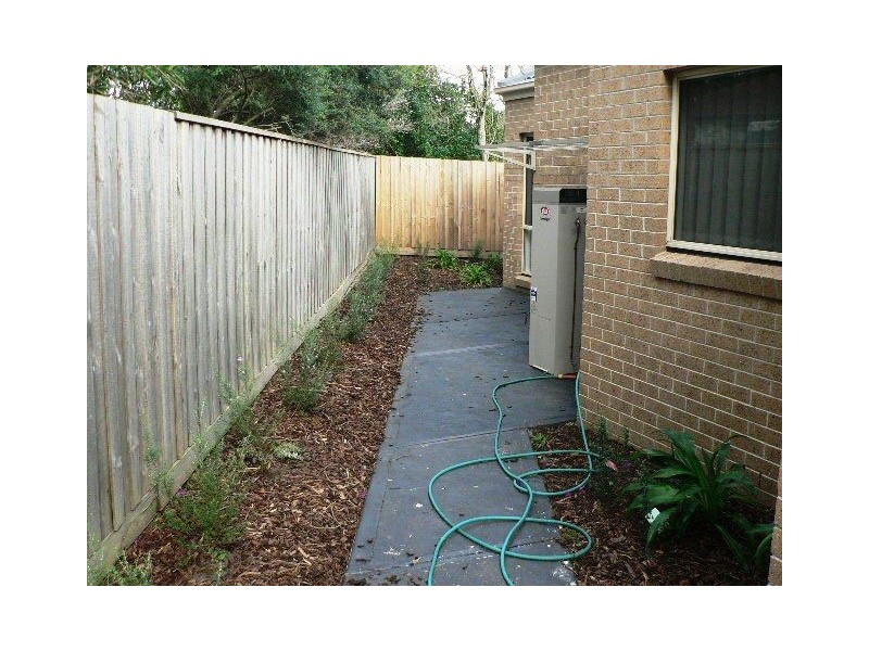 2/11 Rose Drive, Doveton VIC 3177