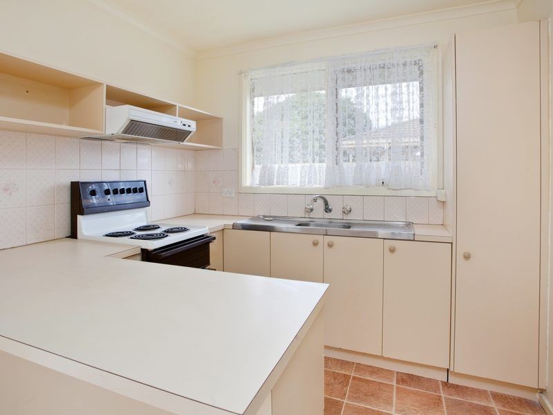 1/30 Strathavan Drive, Berwick VIC 3806