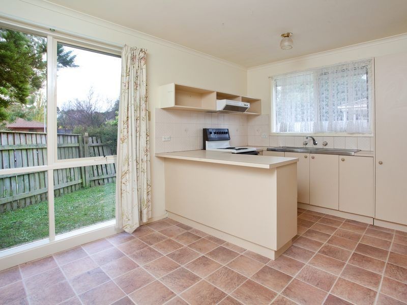 1/30 Strathavan Drive, Berwick VIC 3806