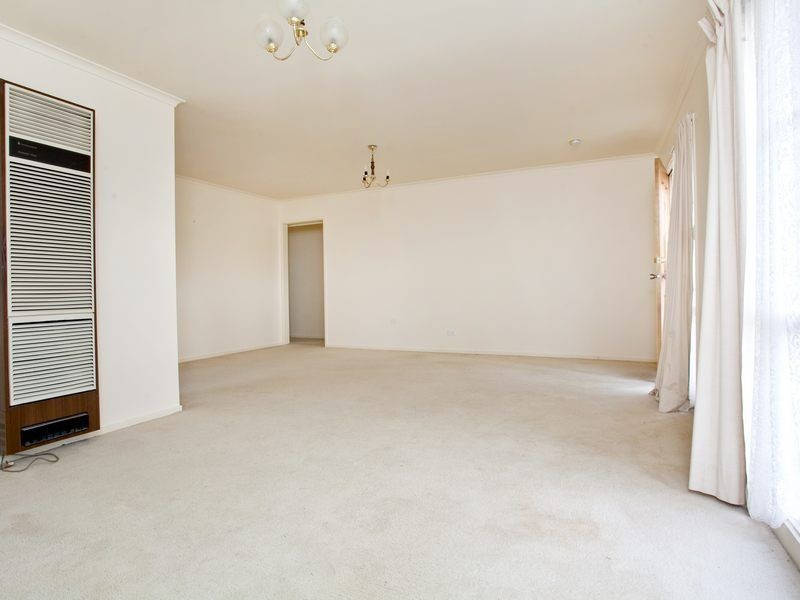 1/30 Strathavan Drive, Berwick VIC 3806