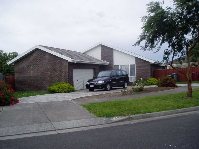 3 Maralee Court, Berwick VIC 3806