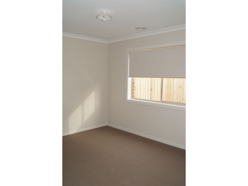 330 Shakespeare Drive, Officer VIC 3809