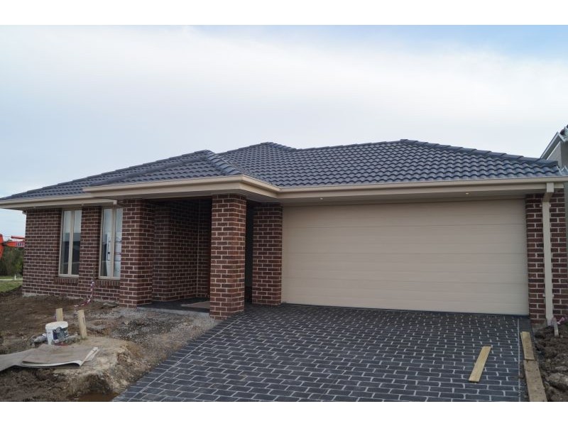 330 Shakespeare Drive, Officer VIC 3809