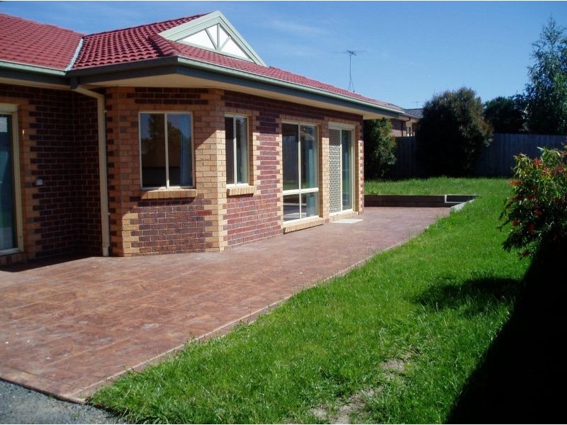 73 Melville Park Drive, Berwick VIC 3806