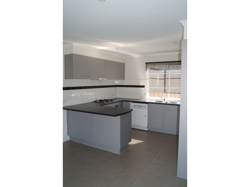 6 Cindy Court, Berwick VIC 3806