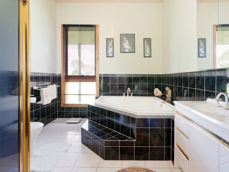 41 Berry Lane, Bunyip VIC 3815