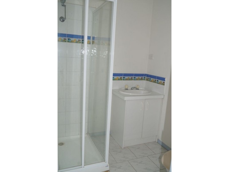 4 Shaftsbury Avenue, Berwick VIC 3806