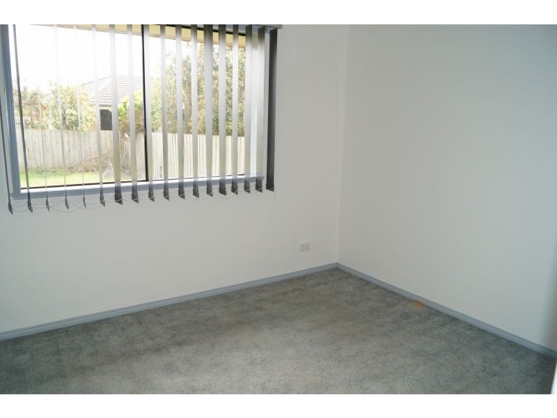 4 Shaftsbury Avenue, Berwick VIC 3806