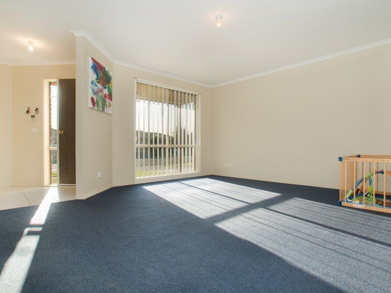 106 Bellevue Drive, Berwick VIC 3806