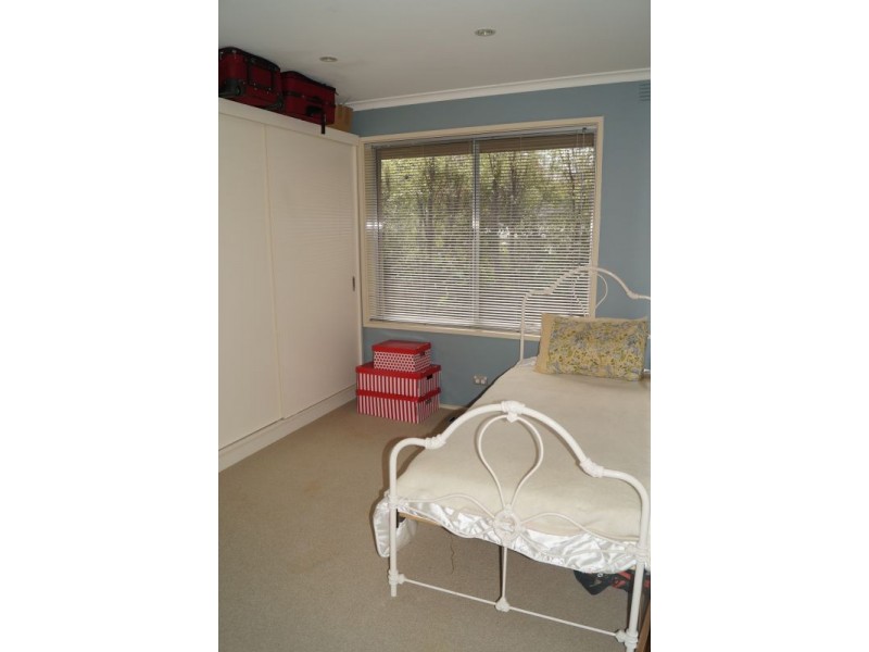 1 Ayr Court, Berwick VIC 3806