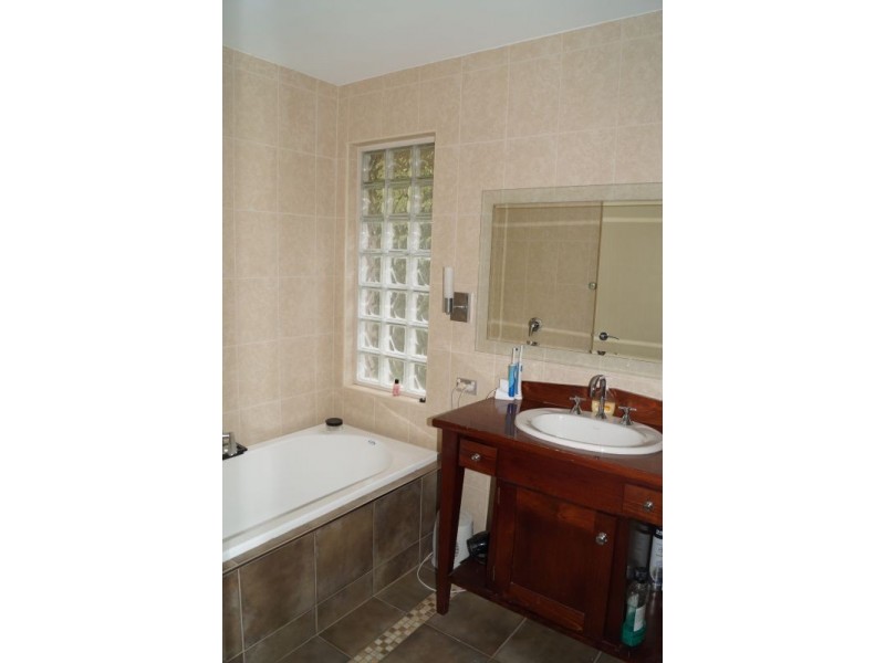 1 Ayr Court, Berwick VIC 3806