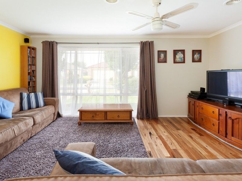 8 Earlwood Street, Narre Warren South VIC 3805