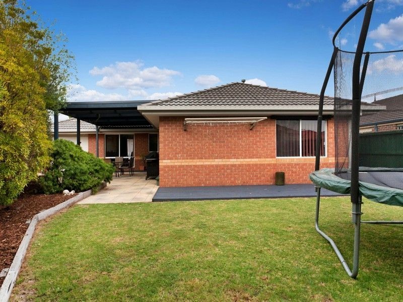 8 Earlwood Street, Narre Warren South VIC 3805