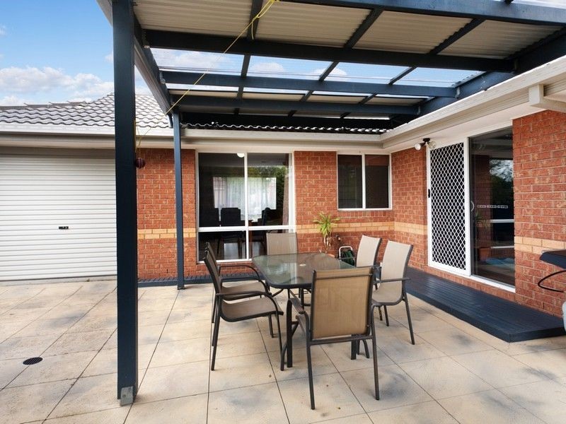 8 Earlwood Street, Narre Warren South VIC 3805
