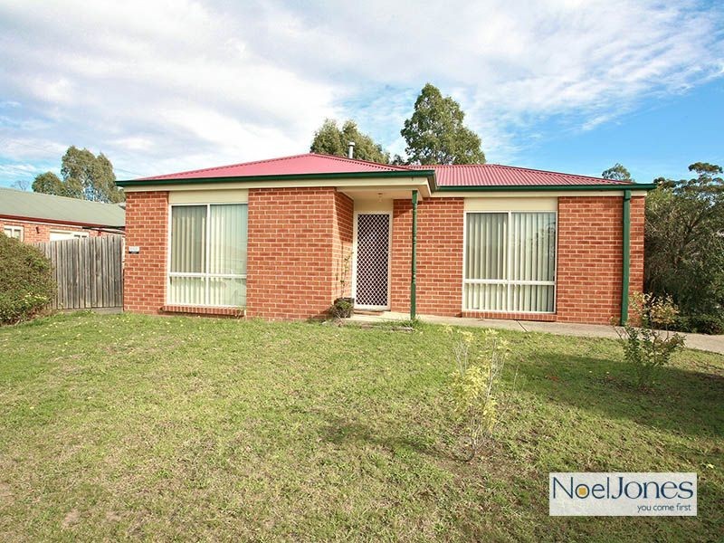 1/3 Kevin Close, Beaconsfield VIC 3807