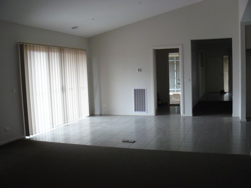 3 Torney Street, Cranbourne North VIC 3977