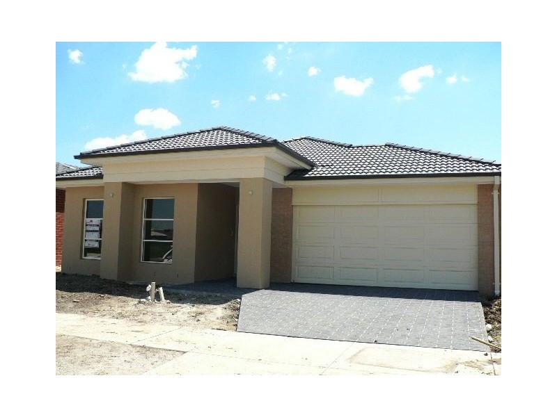 60 Selandra Blvd, Clyde North VIC 3978